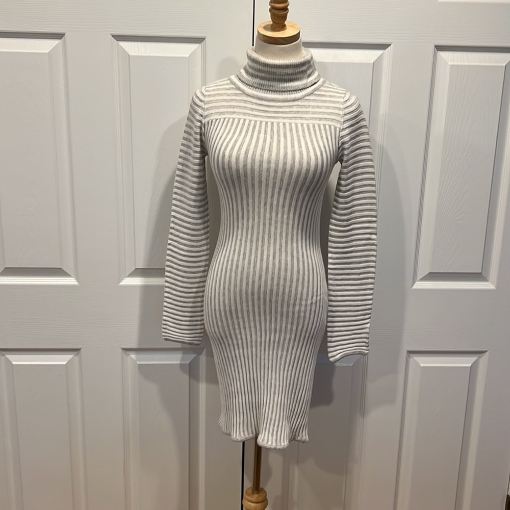 For Love And Lemons grey & white turtleneck dress - Picture 4 of 13